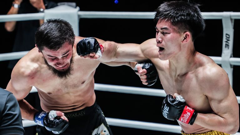 Rambolek Chor Ajalaboon claimed an impressive knockout win